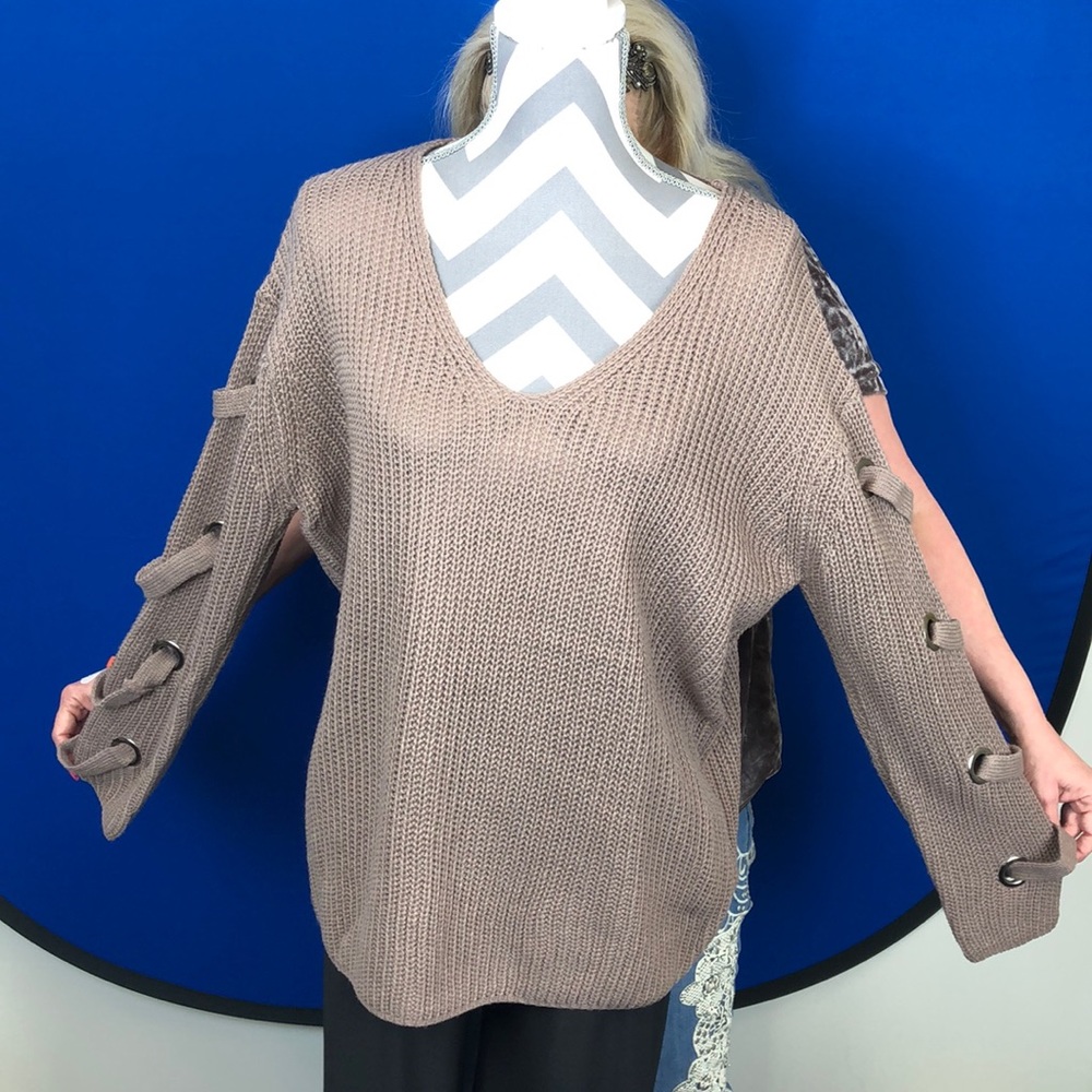 Entro Sweater - Picture 2 of 3